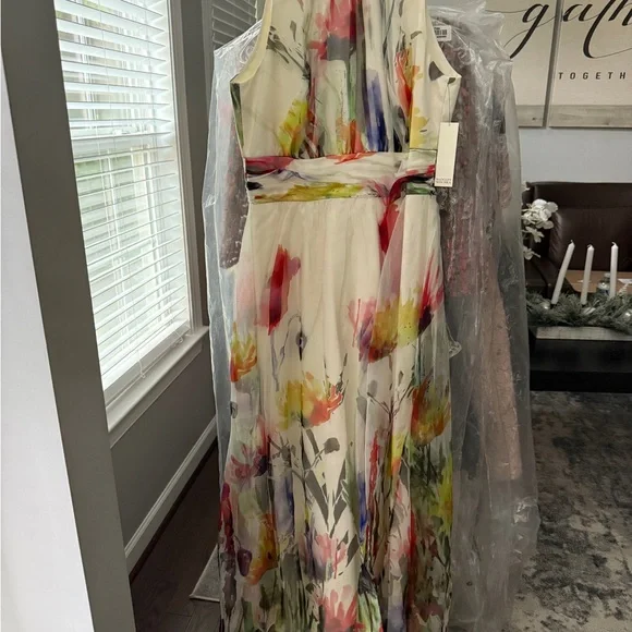 Badgley Mischka White Floral Maxi Dress